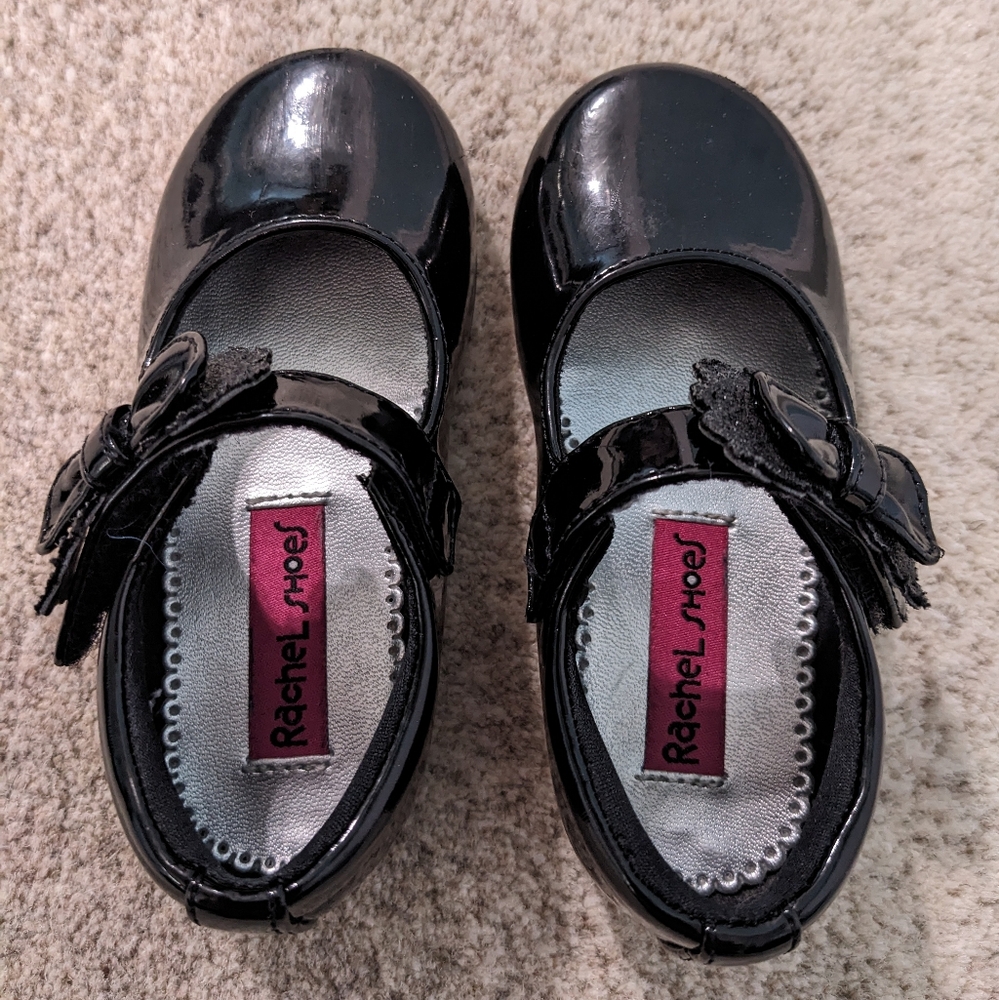 Toddler Girls Patent Shoes with Bow Closure